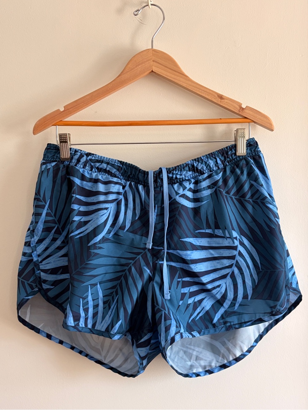 Old Navy Blue Tropical Leaf Print Athletic Shorts